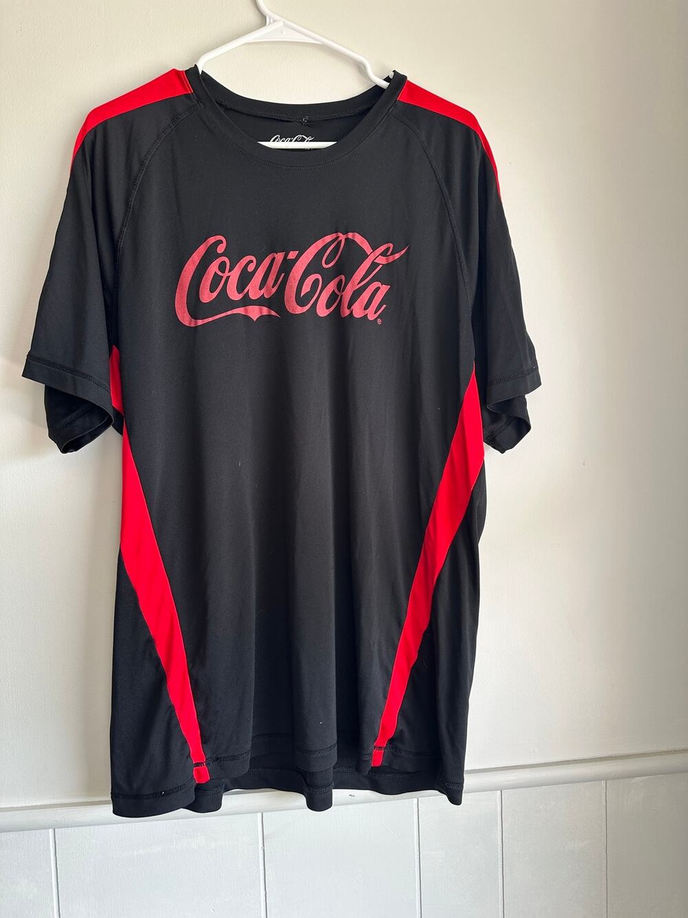 Coca-Cola Graphic Athletic T Shirt Black Red Colorblock Performance Top XL